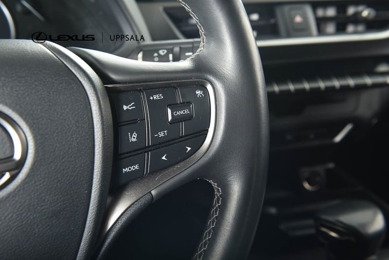 Lexus UX bild 12