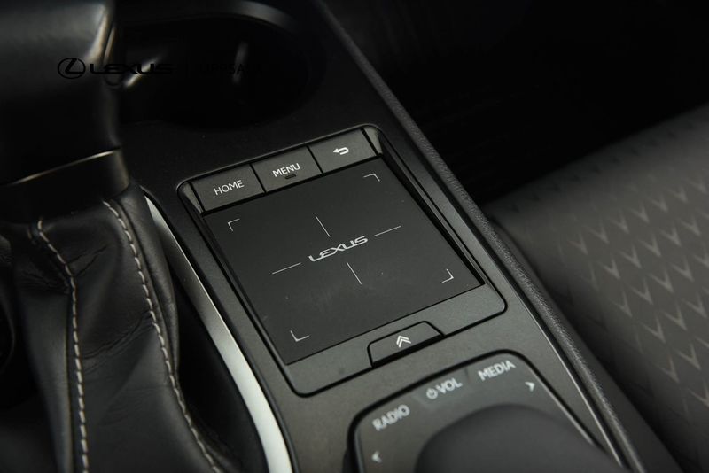 Lexus UX bild 17