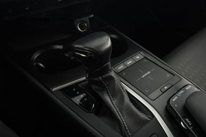 Lexus UX bild 13