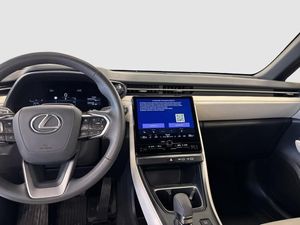 Lexus LBX bild 10