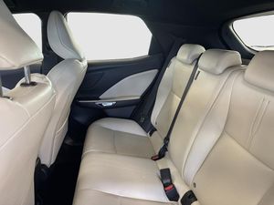 Lexus LBX bild 9