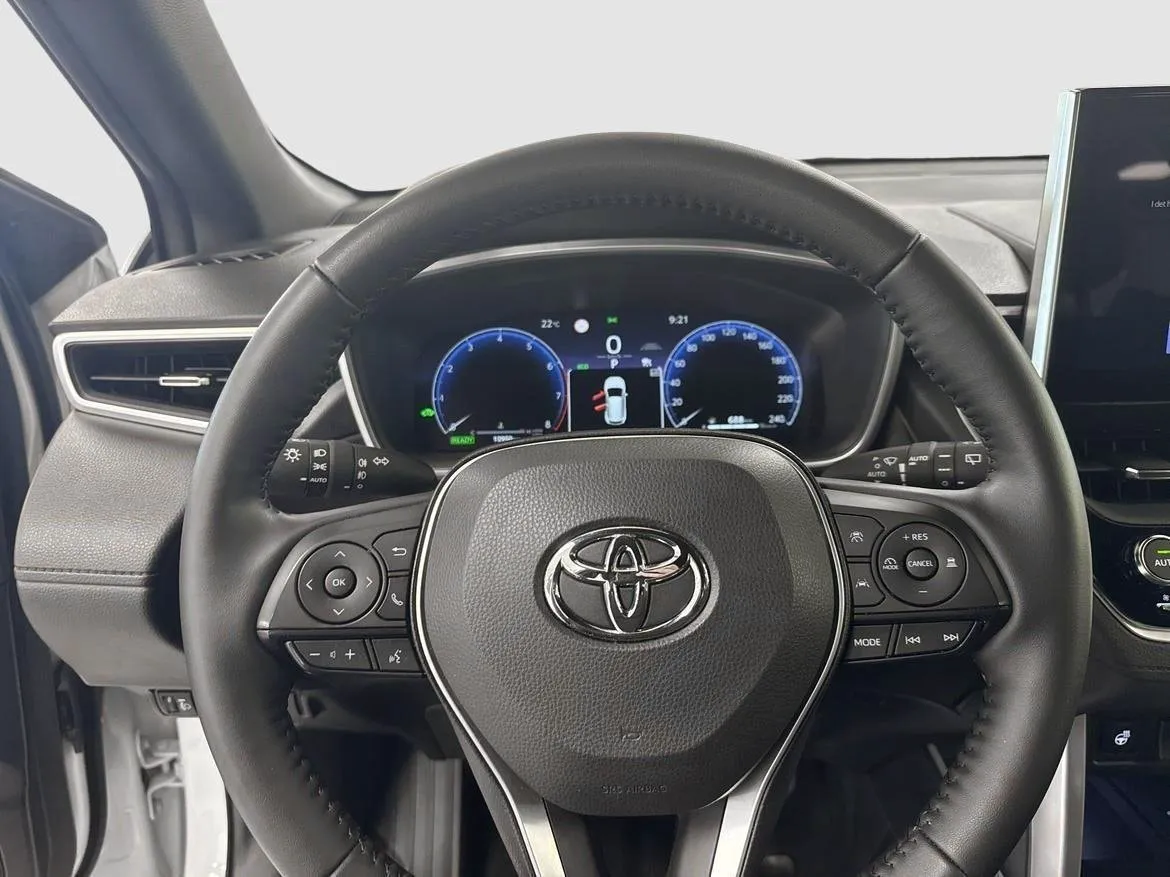 Vehicle image 9