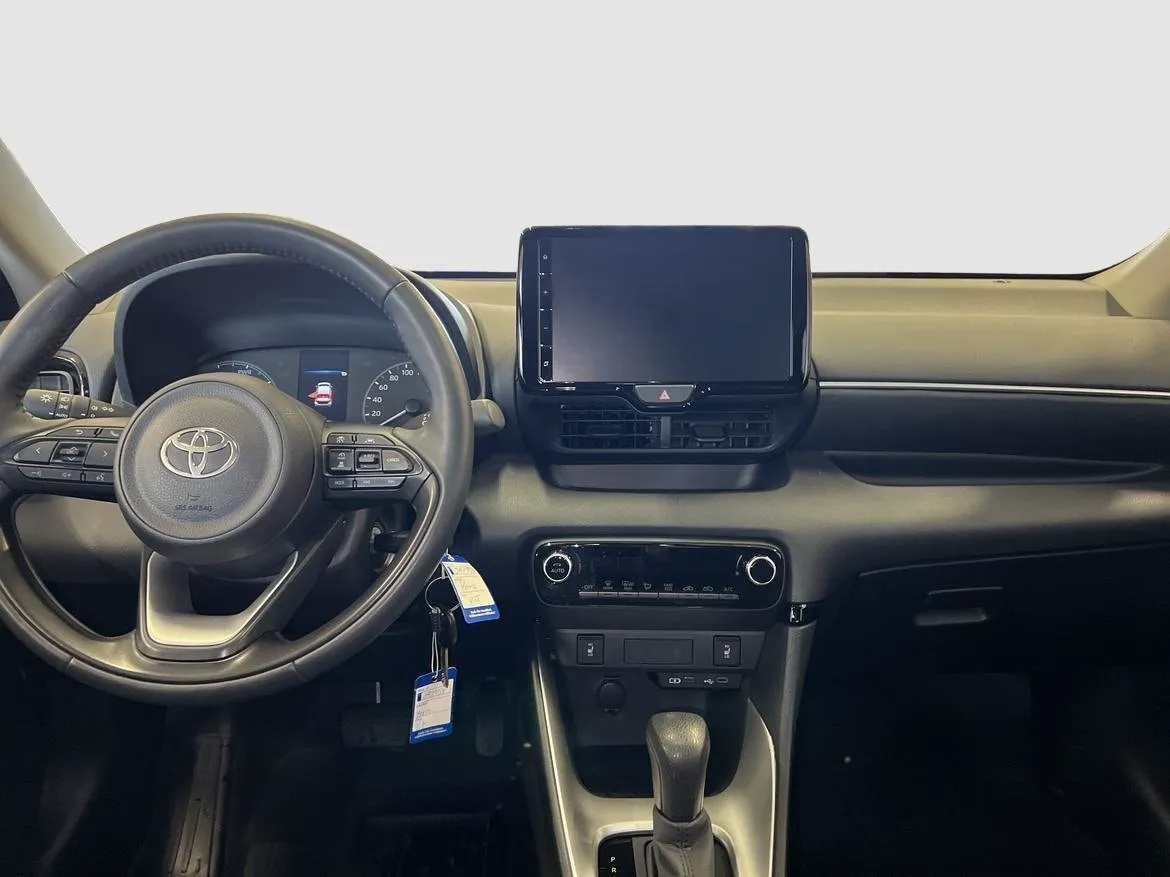 Vehicle image 11