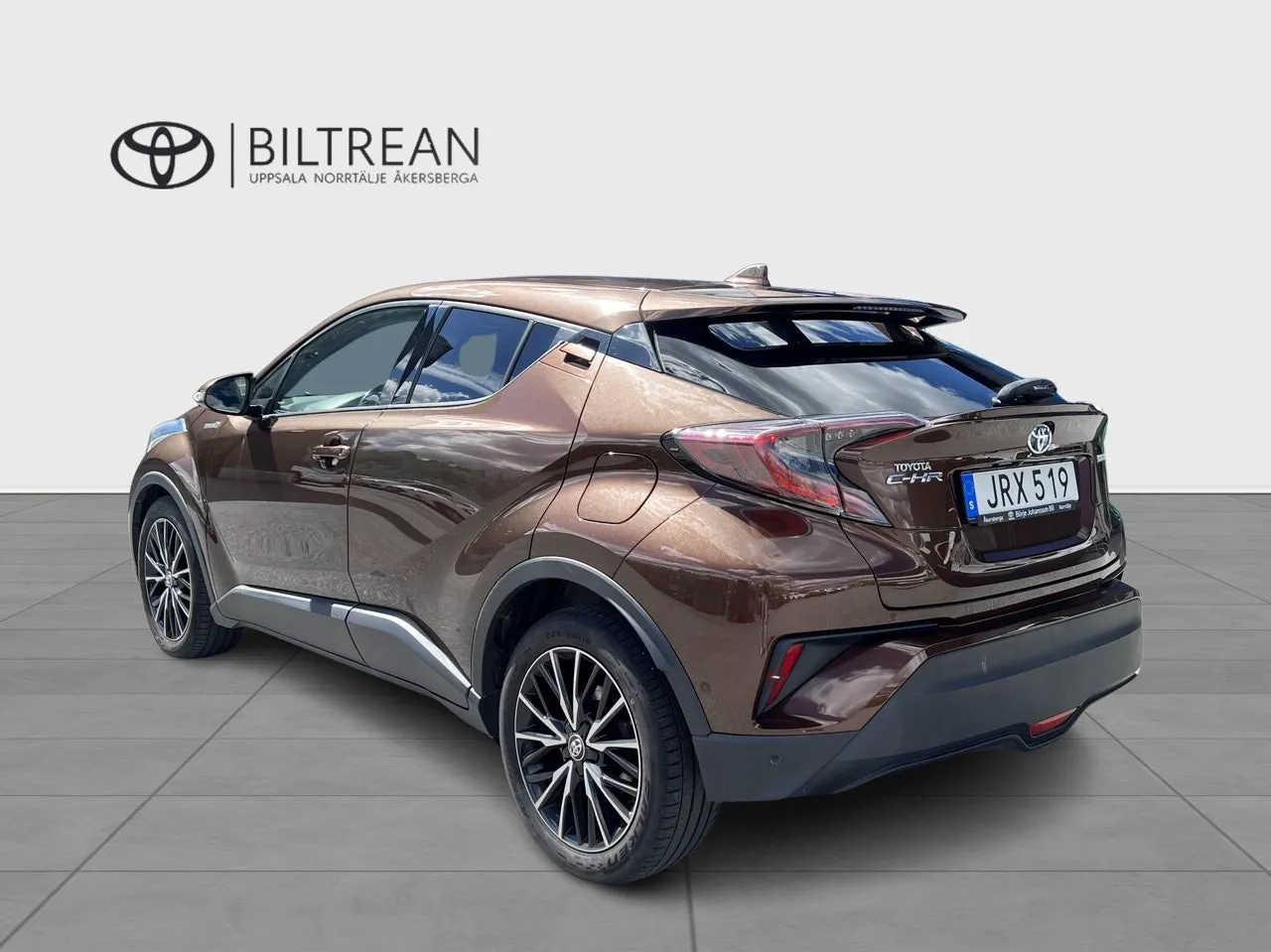 Vehicle image 3