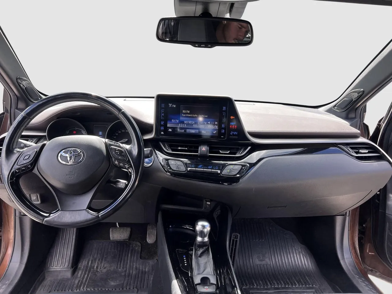 Vehicle image 9
