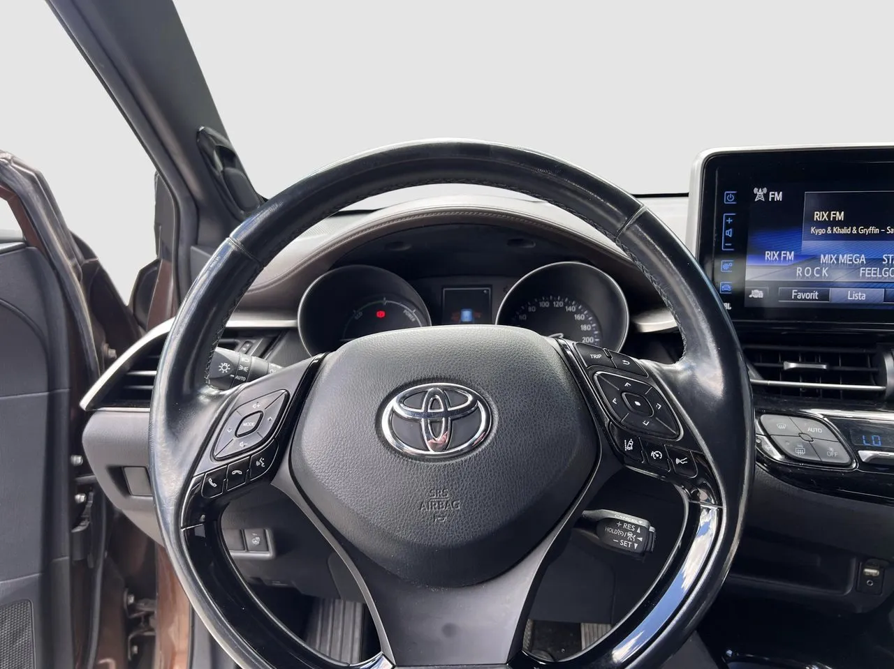 Vehicle image 8