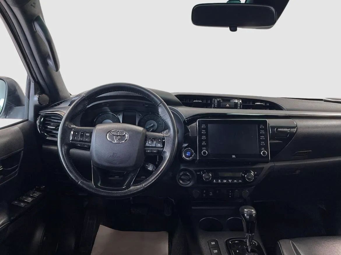 Vehicle image 19