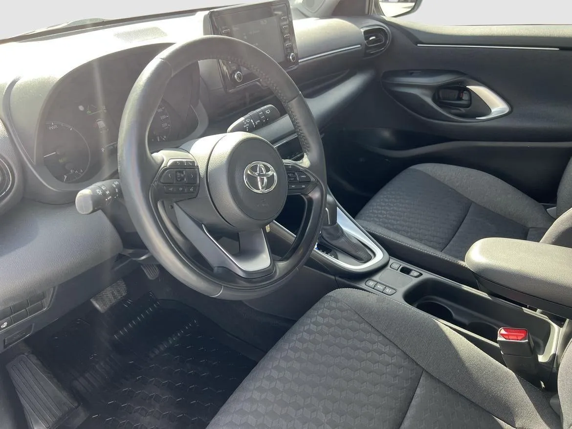 Vehicle image 8