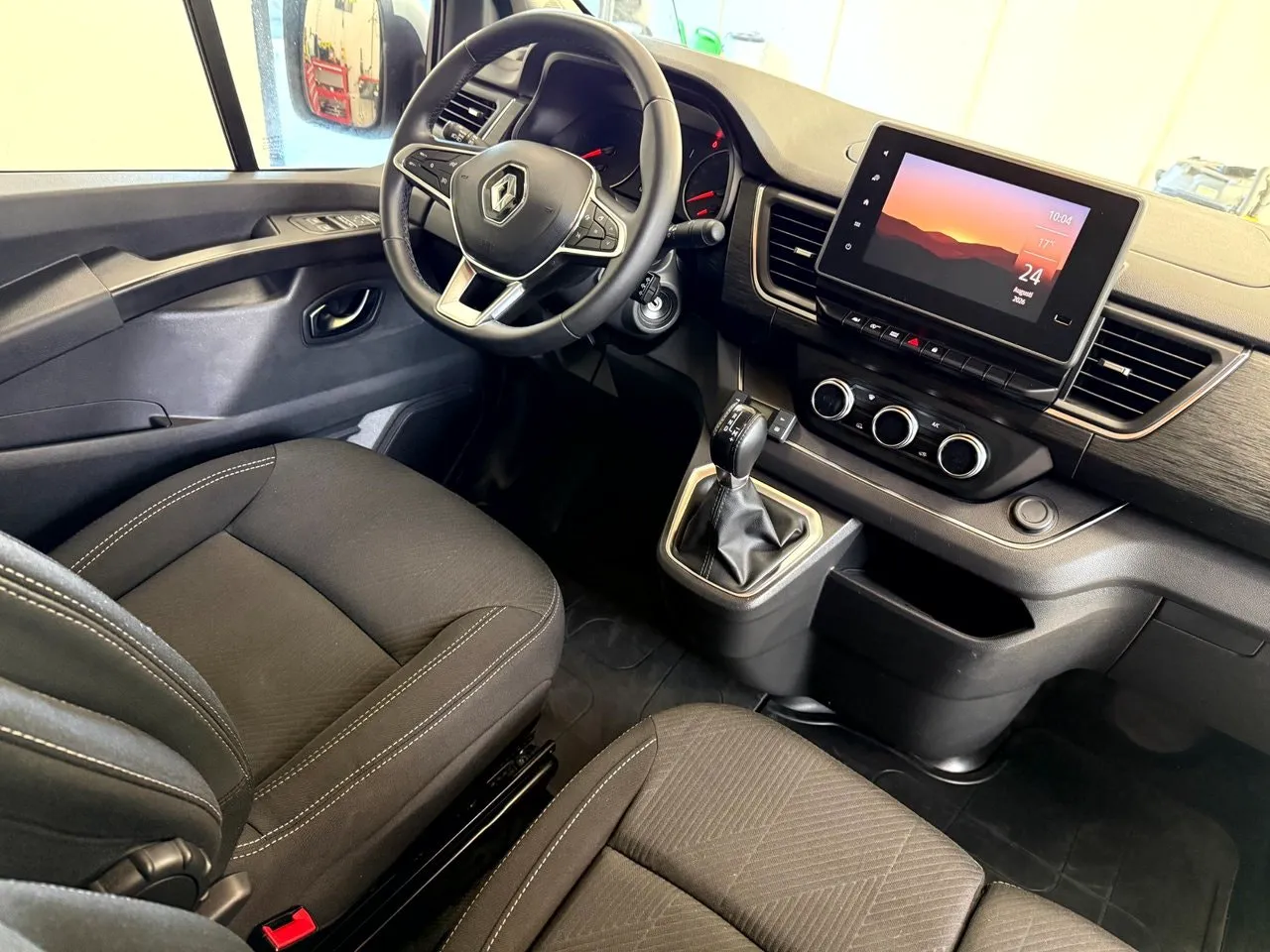 Vehicle image 8