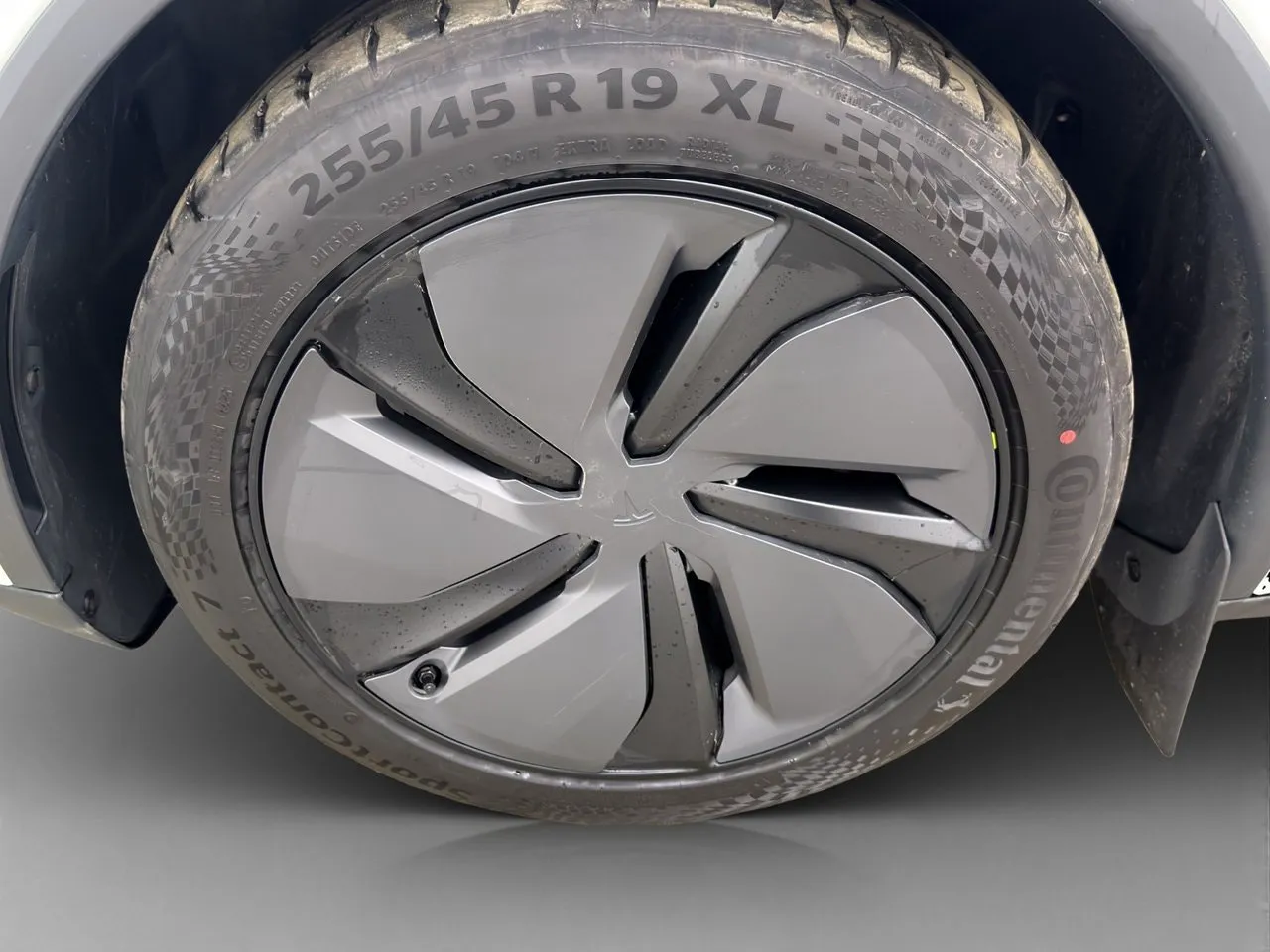 Vehicle image 33