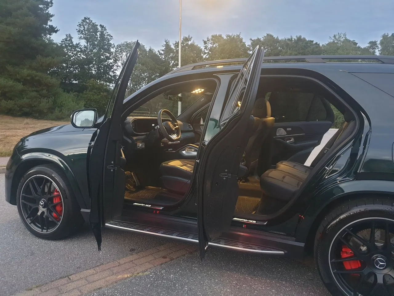 Vehicle image 30