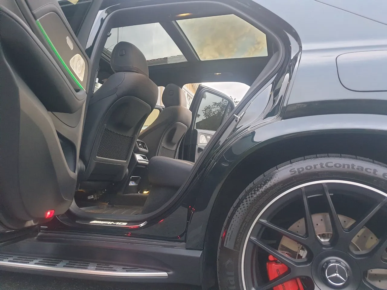 Vehicle image 32