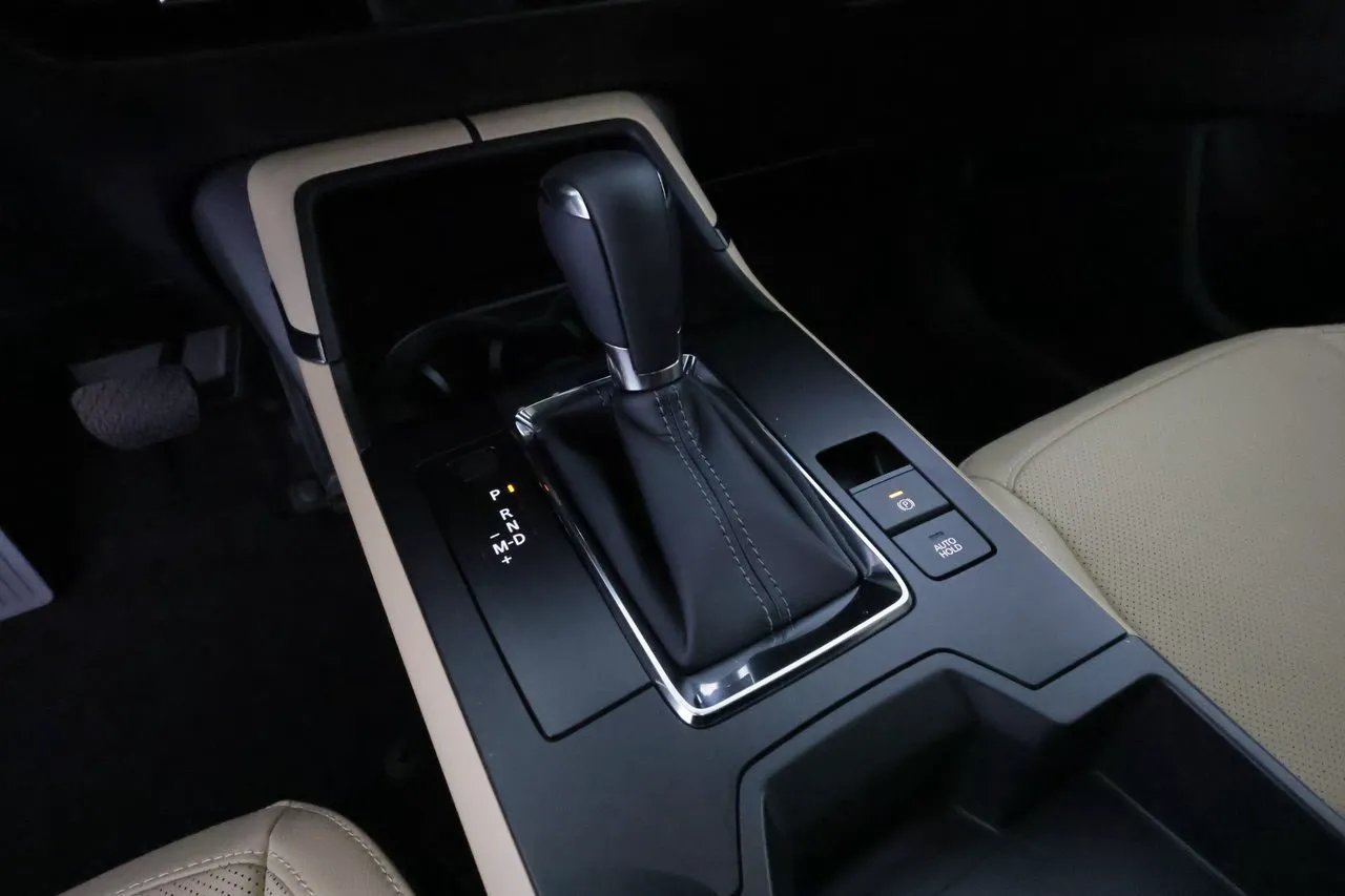Vehicle image 24