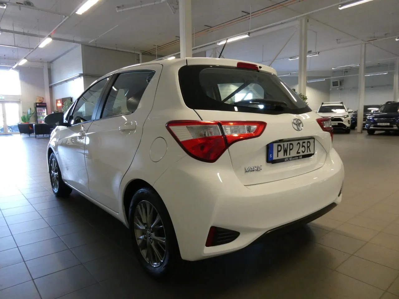Vehicle image 9