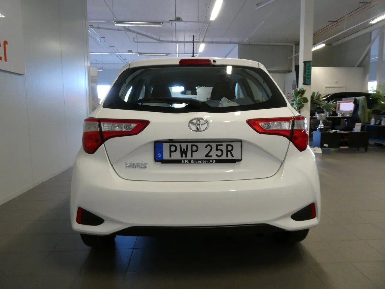 Vehicle image 8