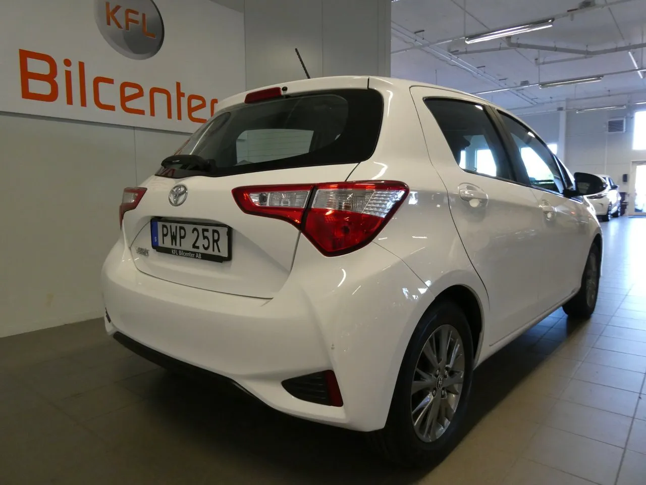 Vehicle image 7