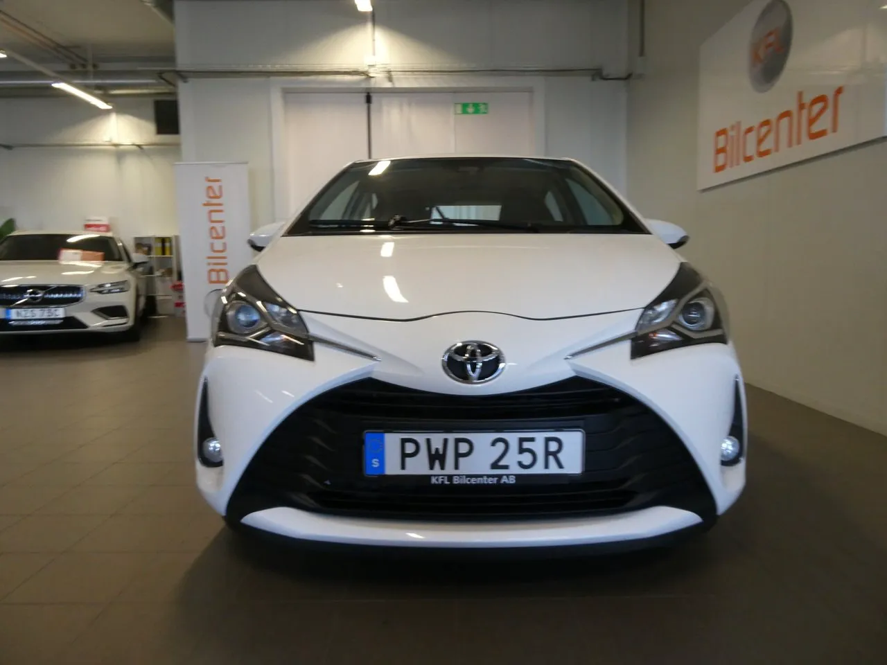 Vehicle image 11