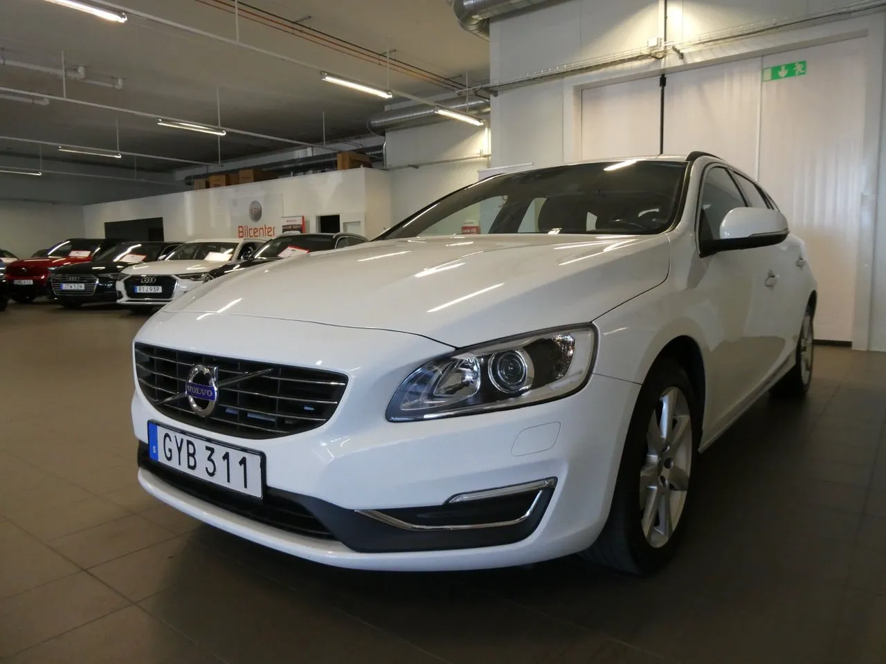 Vehicle image 10
