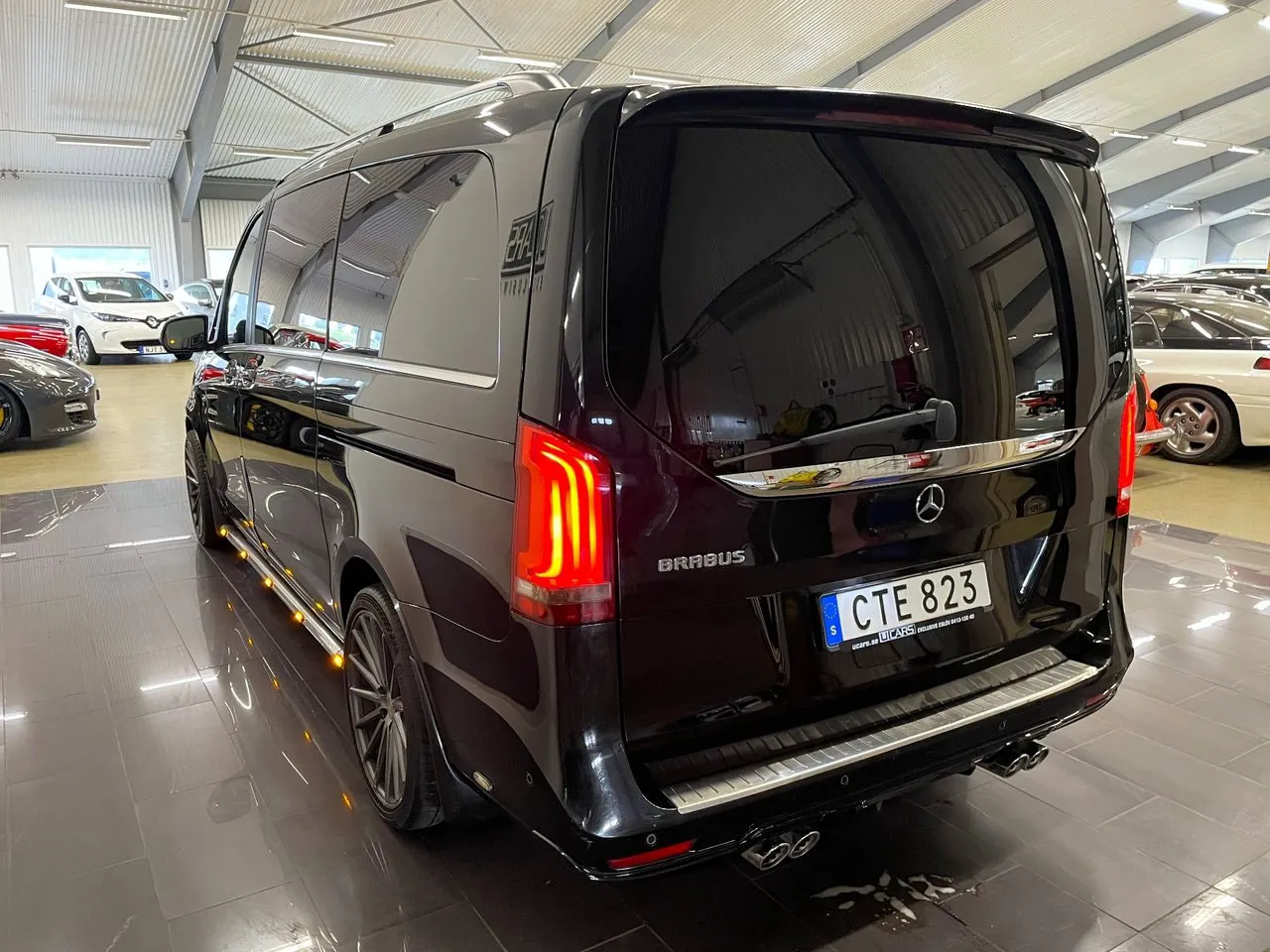 Vehicle image 7