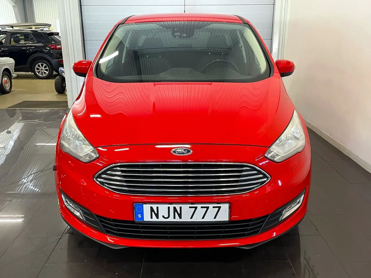 Vehicle image 6