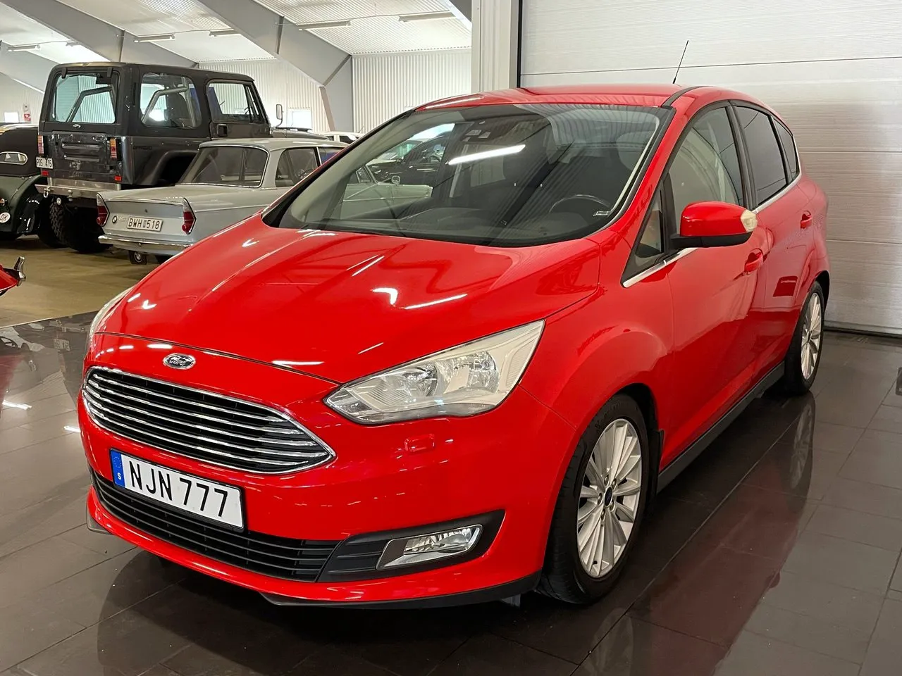 Vehicle image 5