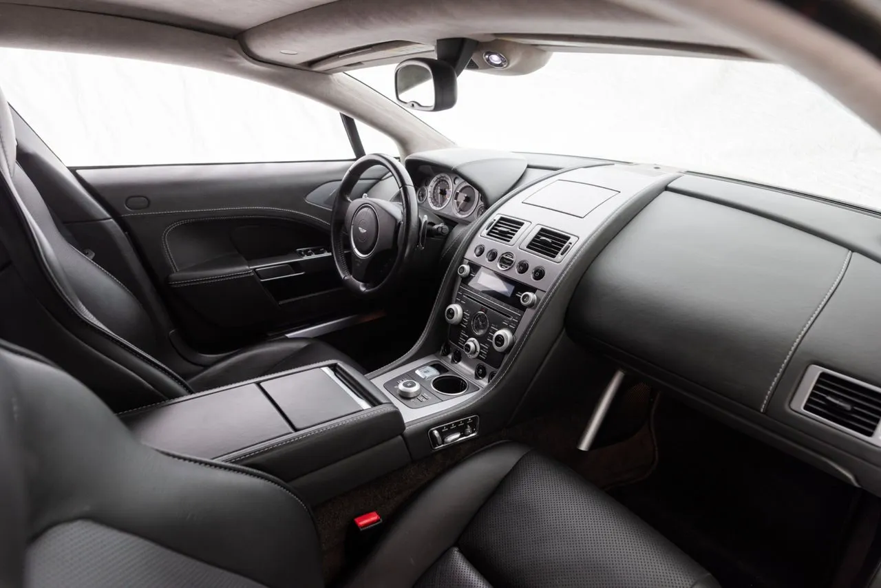 Vehicle image 30