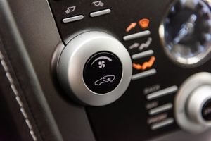 Aston Martin Rapide bild 22