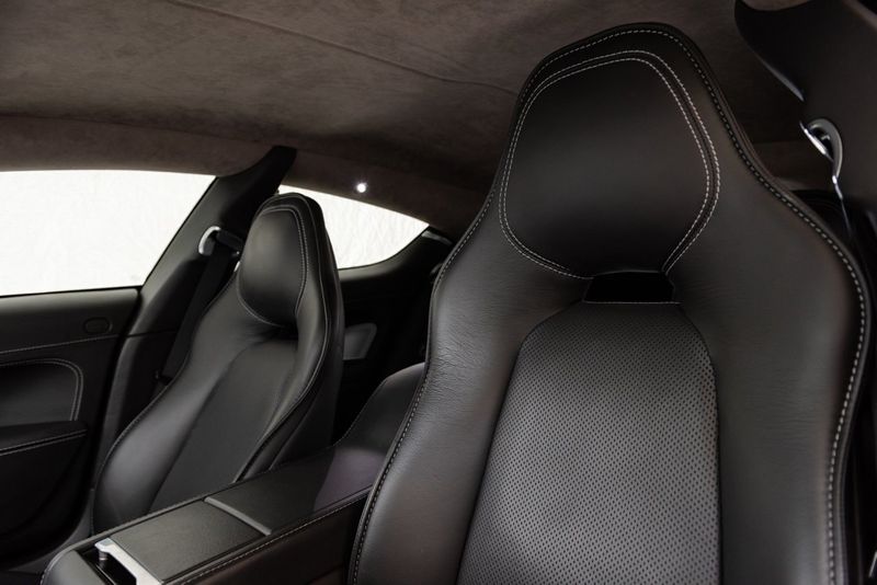 Aston Martin Rapide bild 28
