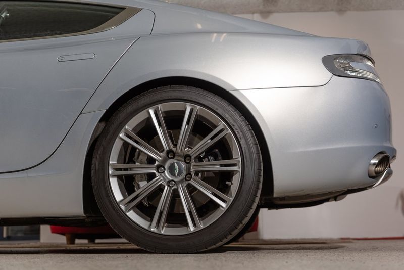 Aston Martin Rapide bild 13