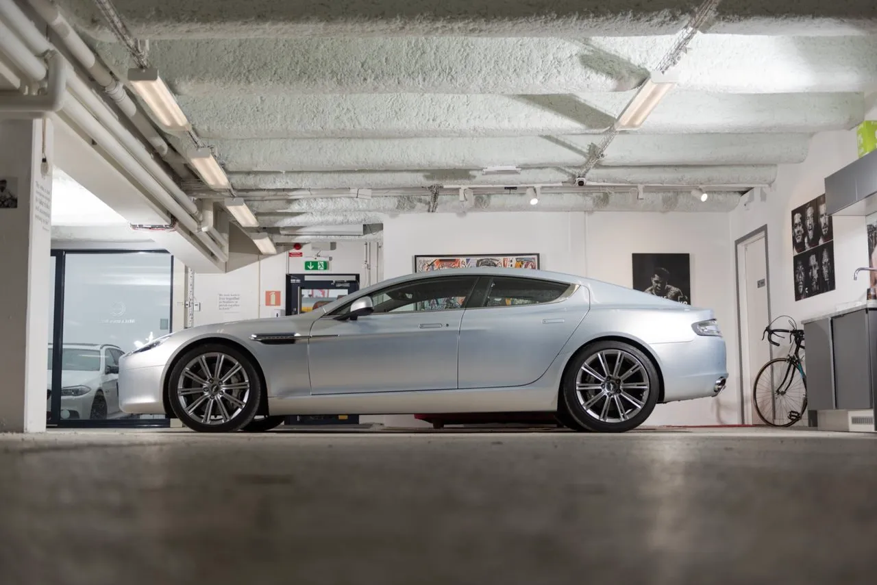 Vehicle image 7