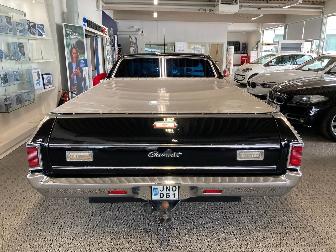 Vehicle image 7