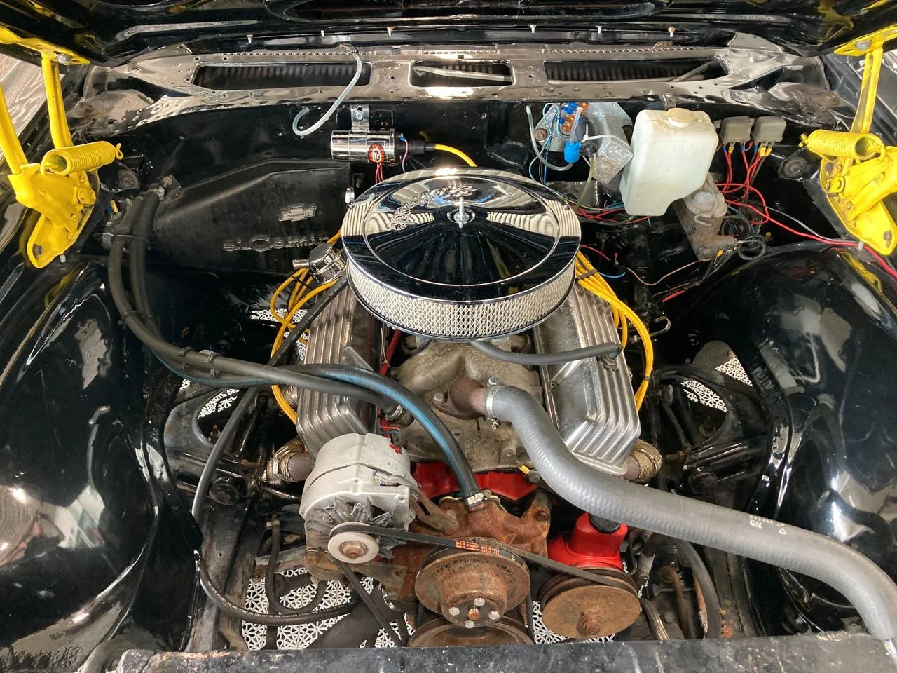 Vehicle image 16