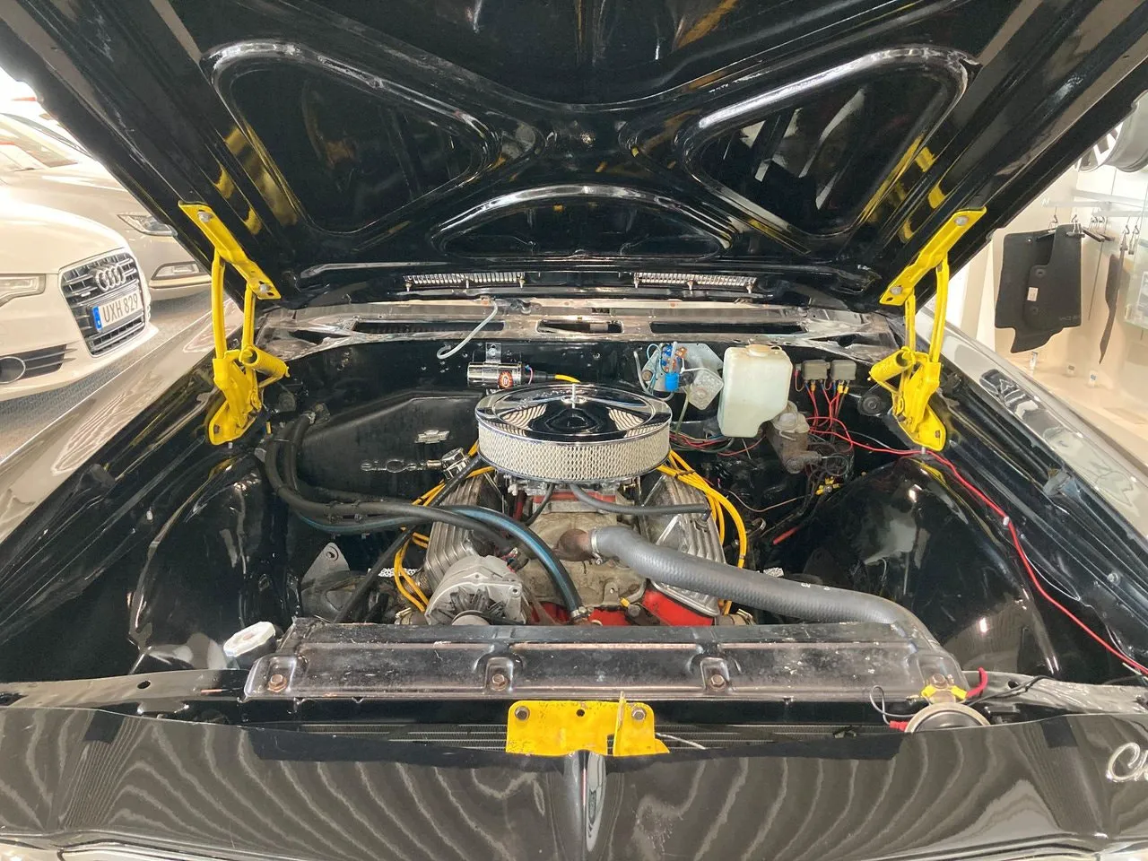 Vehicle image 15