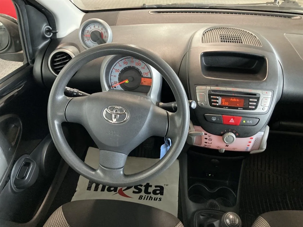 Vehicle image 12
