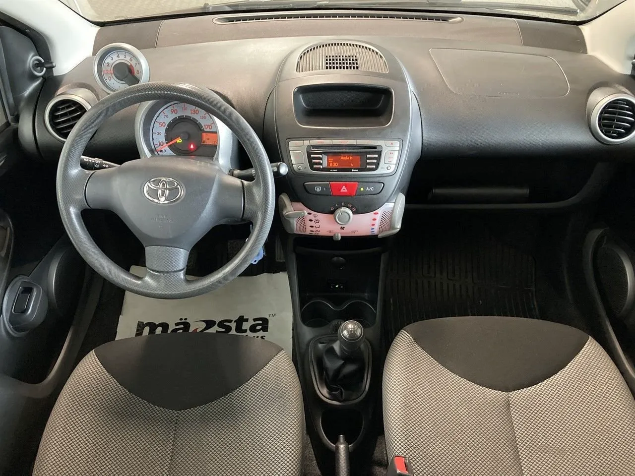 Vehicle image 11