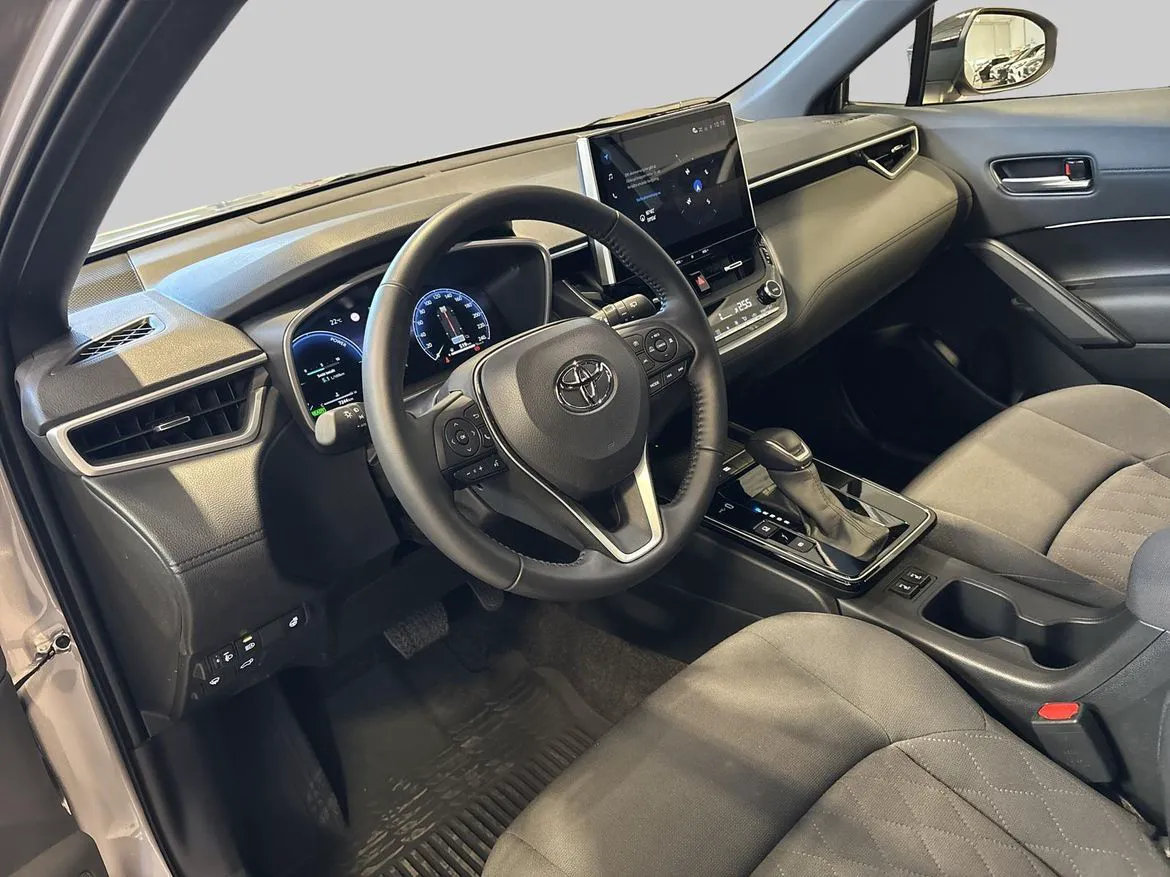Vehicle image 13