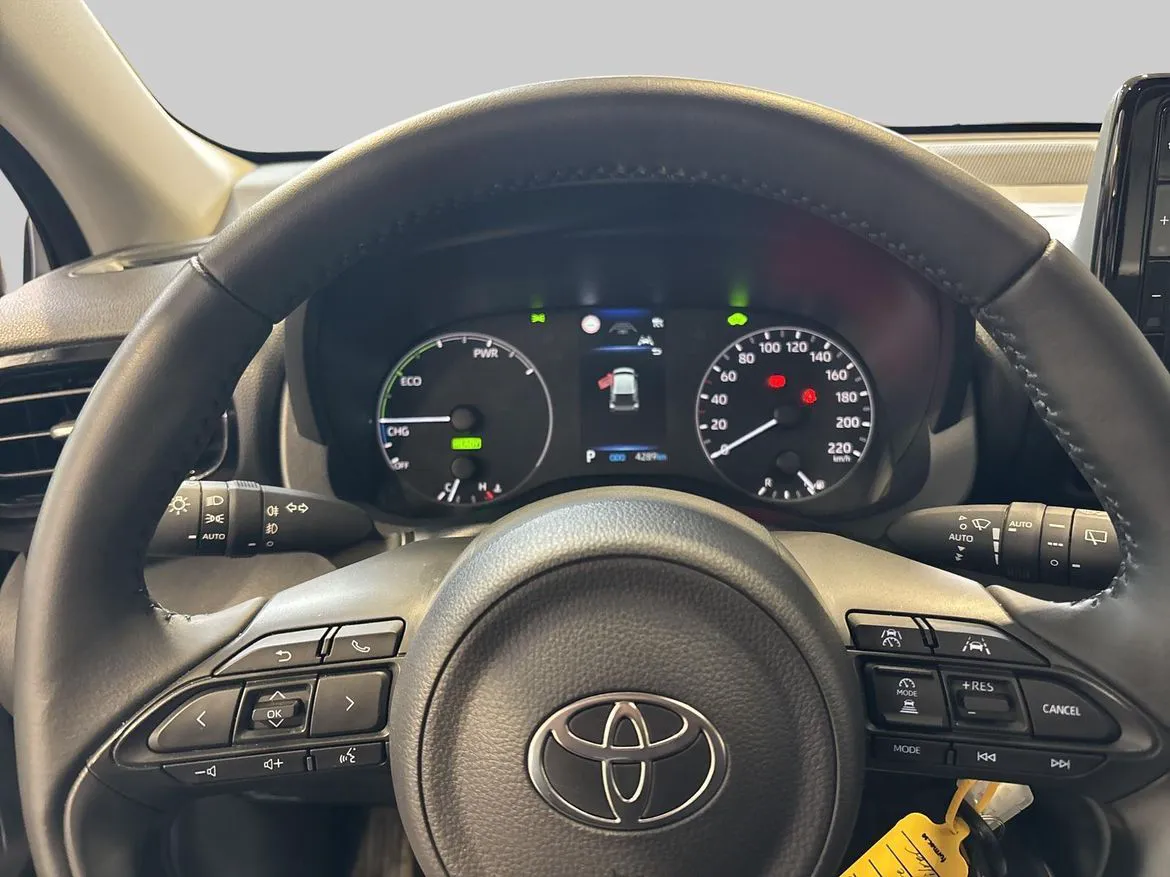 Vehicle image 14