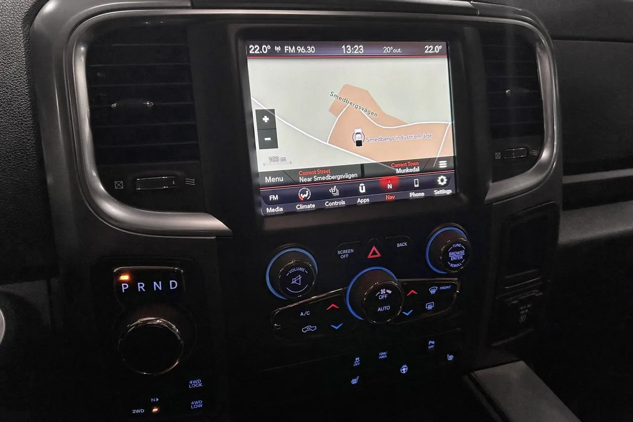 Vehicle image 19