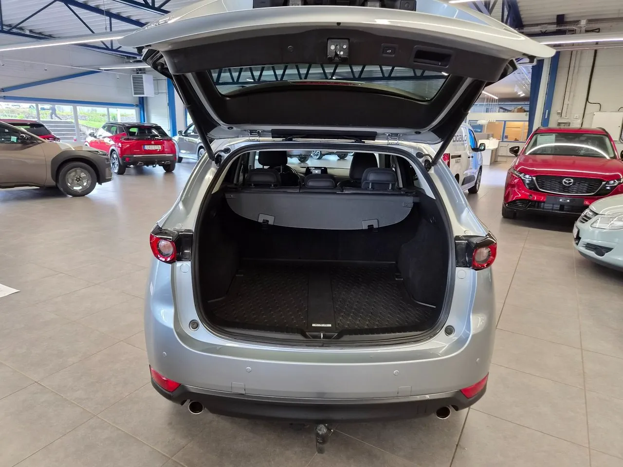Vehicle image 15