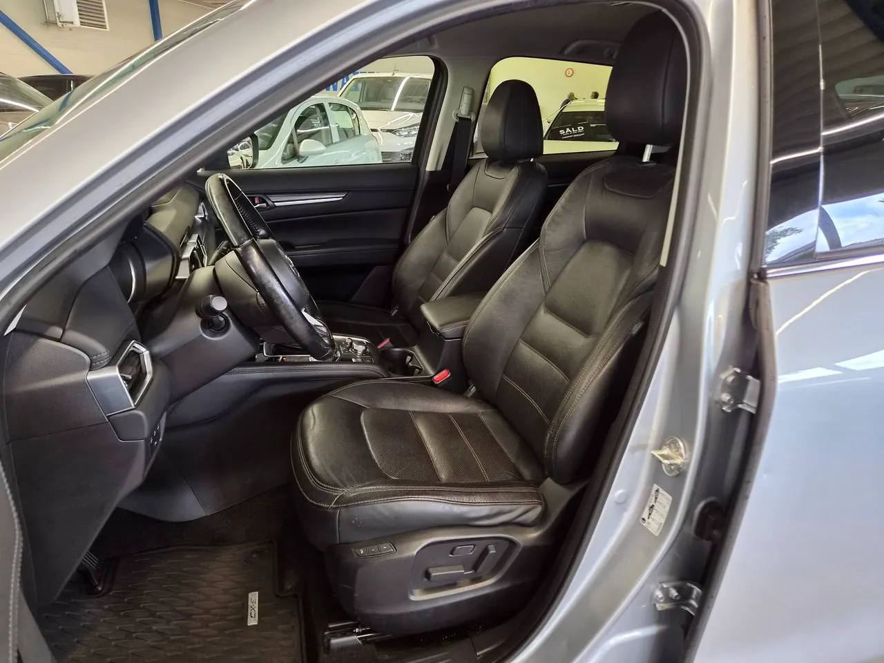 Vehicle image 6