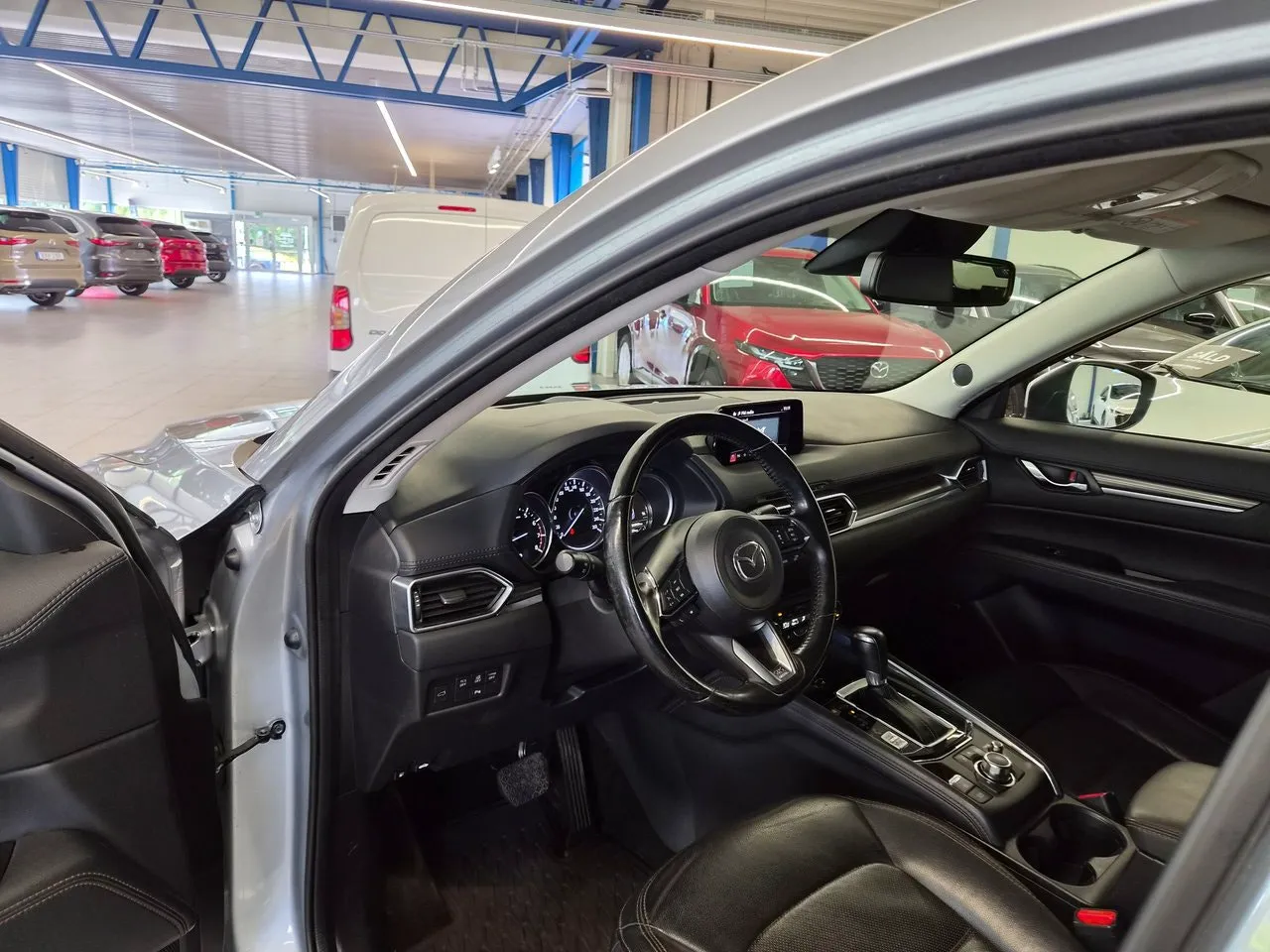 Vehicle image 7