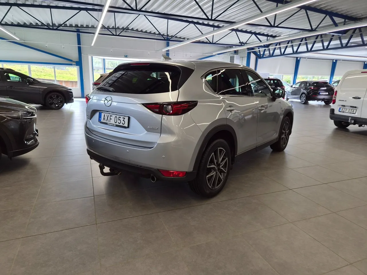 Vehicle image 3
