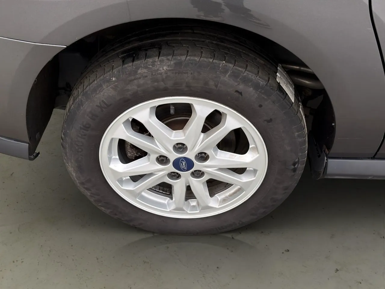 Vehicle image 28