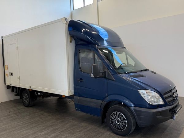 Mercedes Sprinter 319 CDI Chassi 3.0 V6 volymskåp bg lyft - 2010