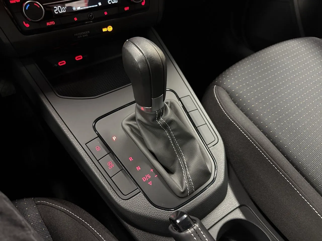 Vehicle image 20