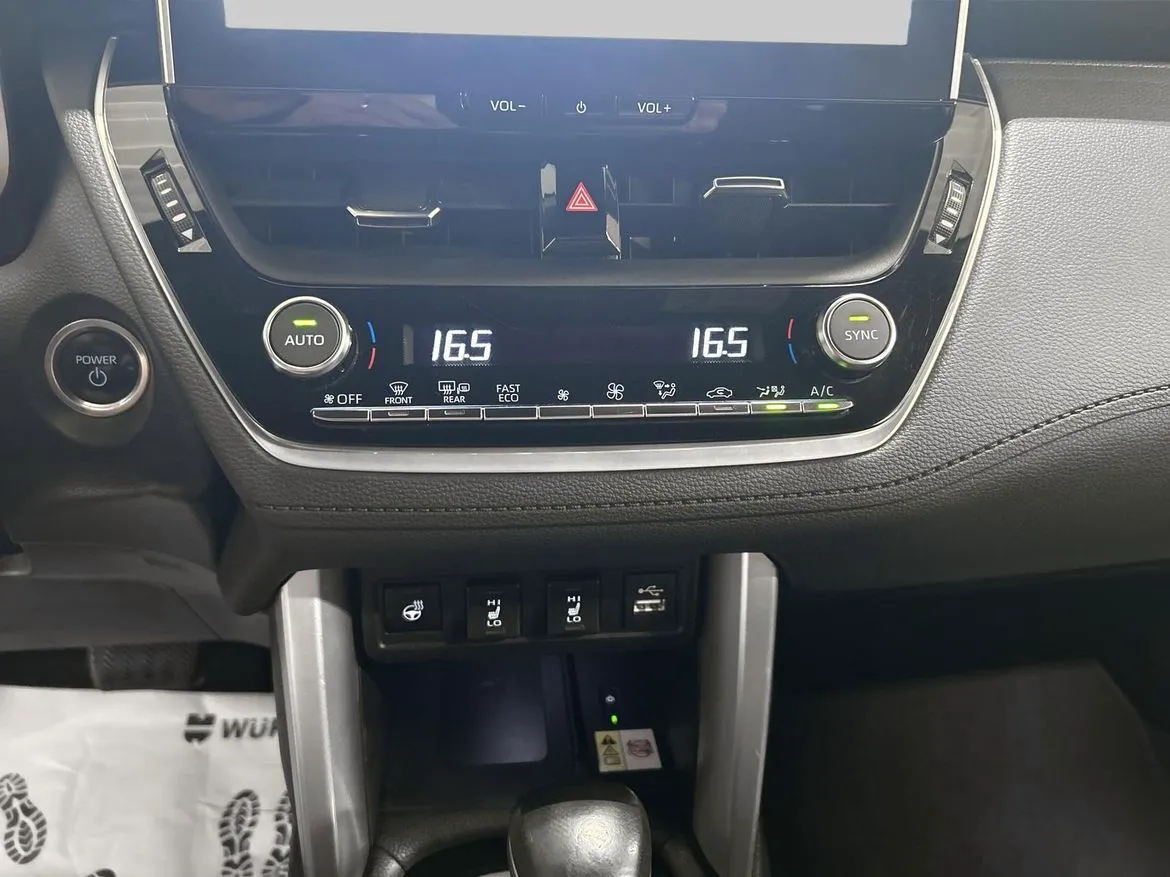Vehicle image 16