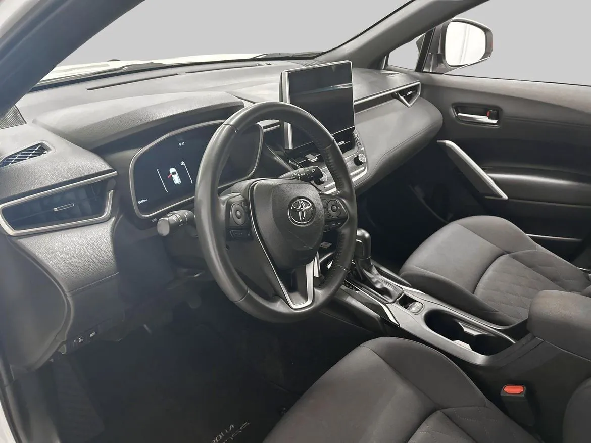 Vehicle image 13