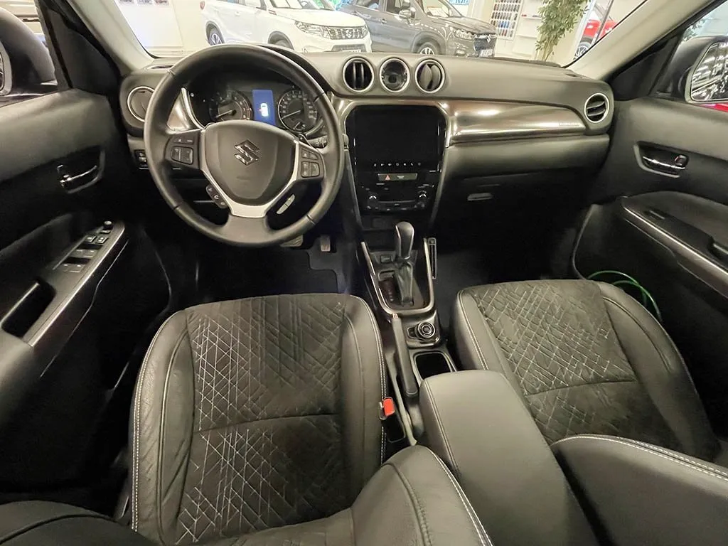 Vehicle image 4