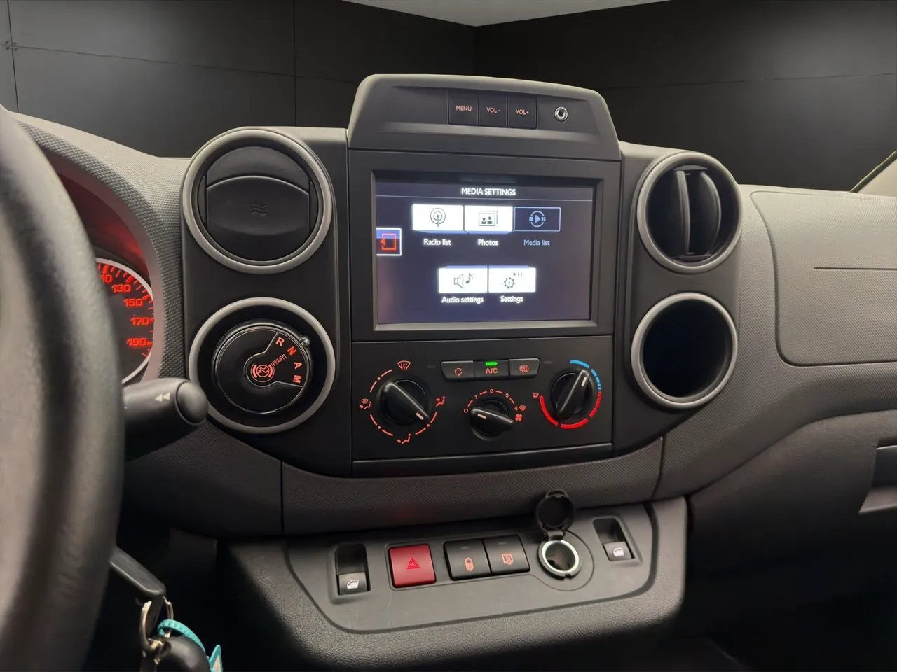 Vehicle image 20