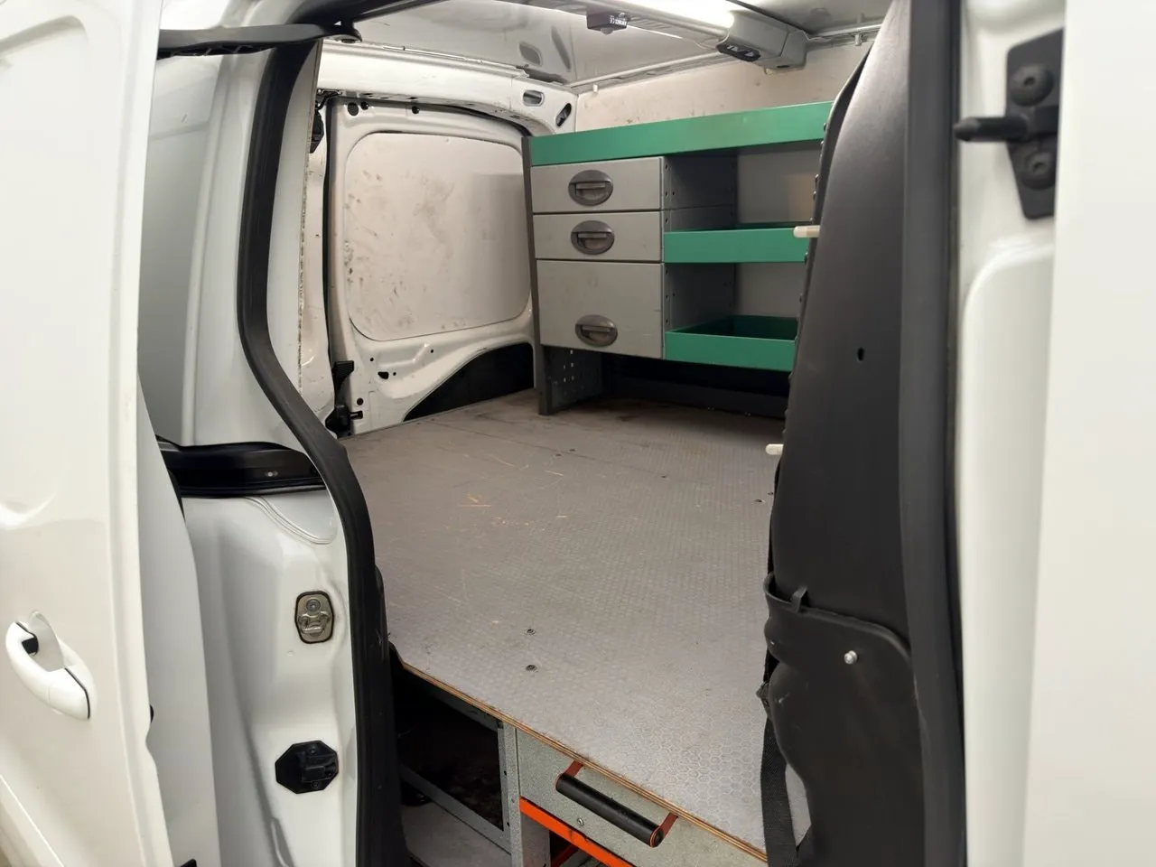 Vehicle image 13